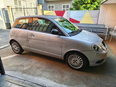 Lancia Ypsilon 1.2 69 CV Elle (3)