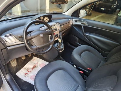 Lancia Ypsilon 1.2 69 CV Elle (6)