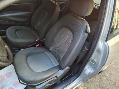 Lancia Ypsilon 1.2 69 CV Elle (8)
