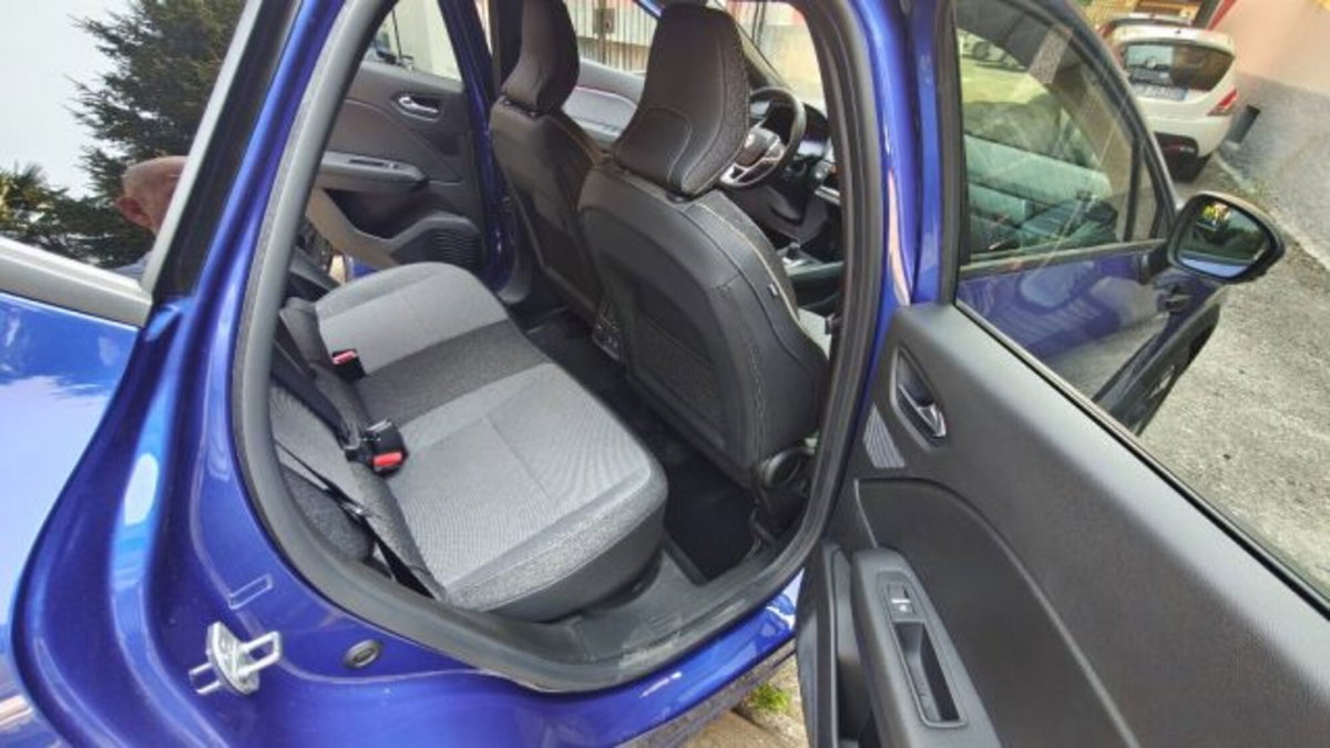 Renault Captur 1.8 full hybrid Esprit Alpine 160cv auto (11)