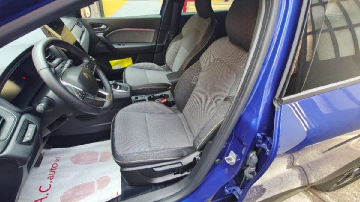 Renault Captur 1.8 full hybrid Esprit Alpine 160cv auto (8)