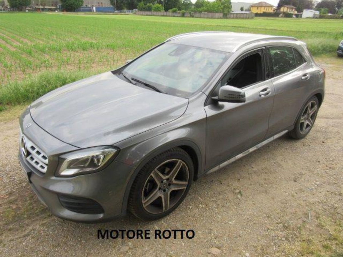 Mercedes-Benz GLA SUV 180 Premium