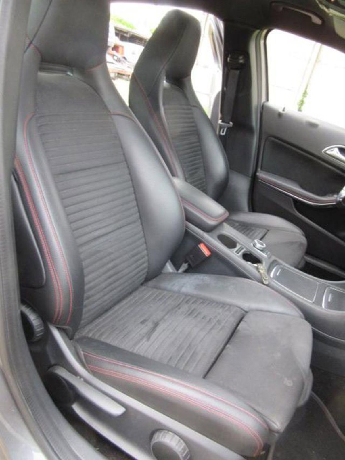 Mercedes-Benz GLA SUV 180 Premium (13)