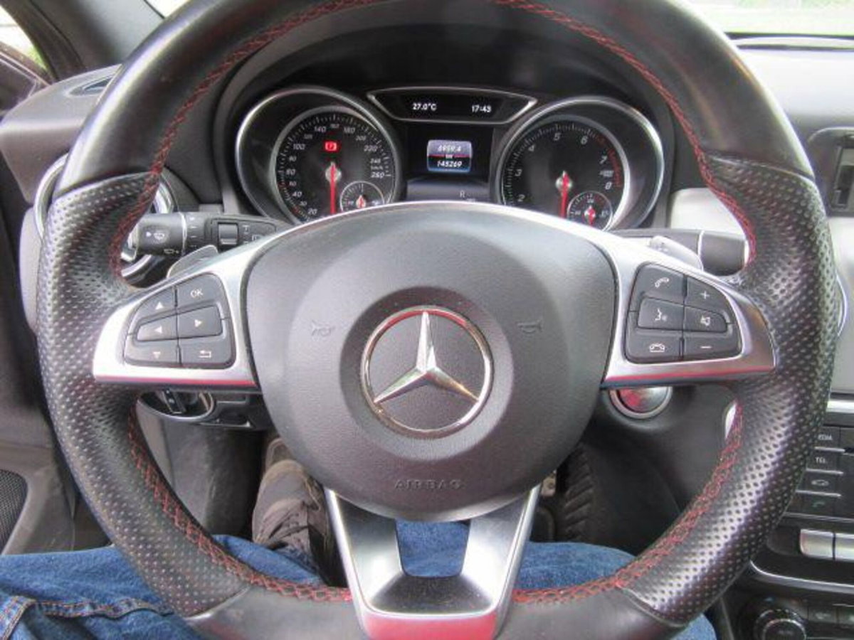 Mercedes-Benz GLA SUV 180 Premium (9)
