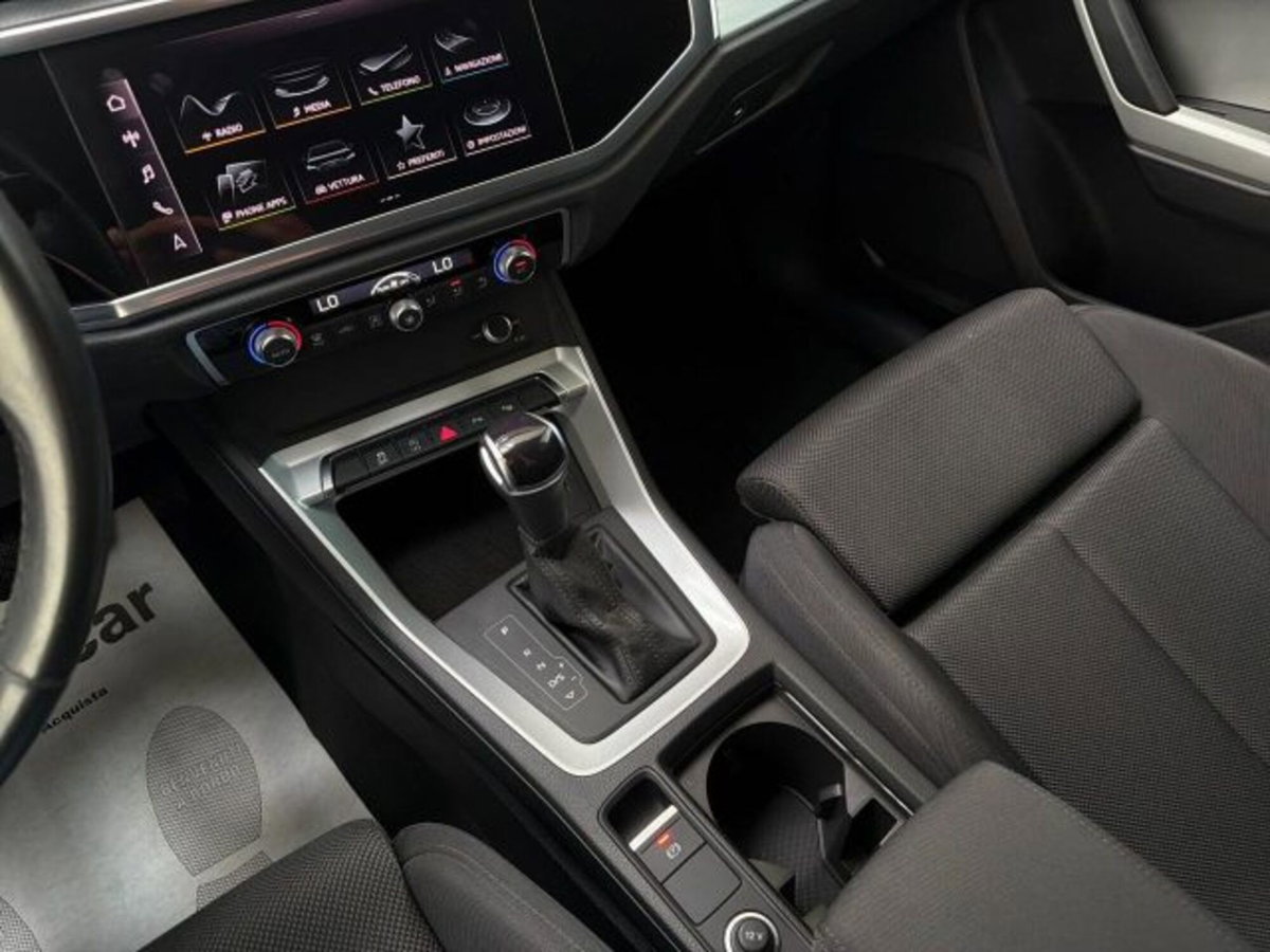 Audi Q3 35 TDI quattro S tronic Business (11)