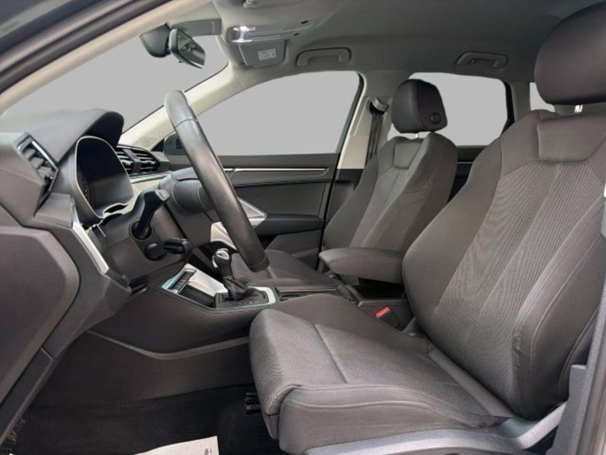 Audi Q3 35 TDI quattro S tronic Business (12)