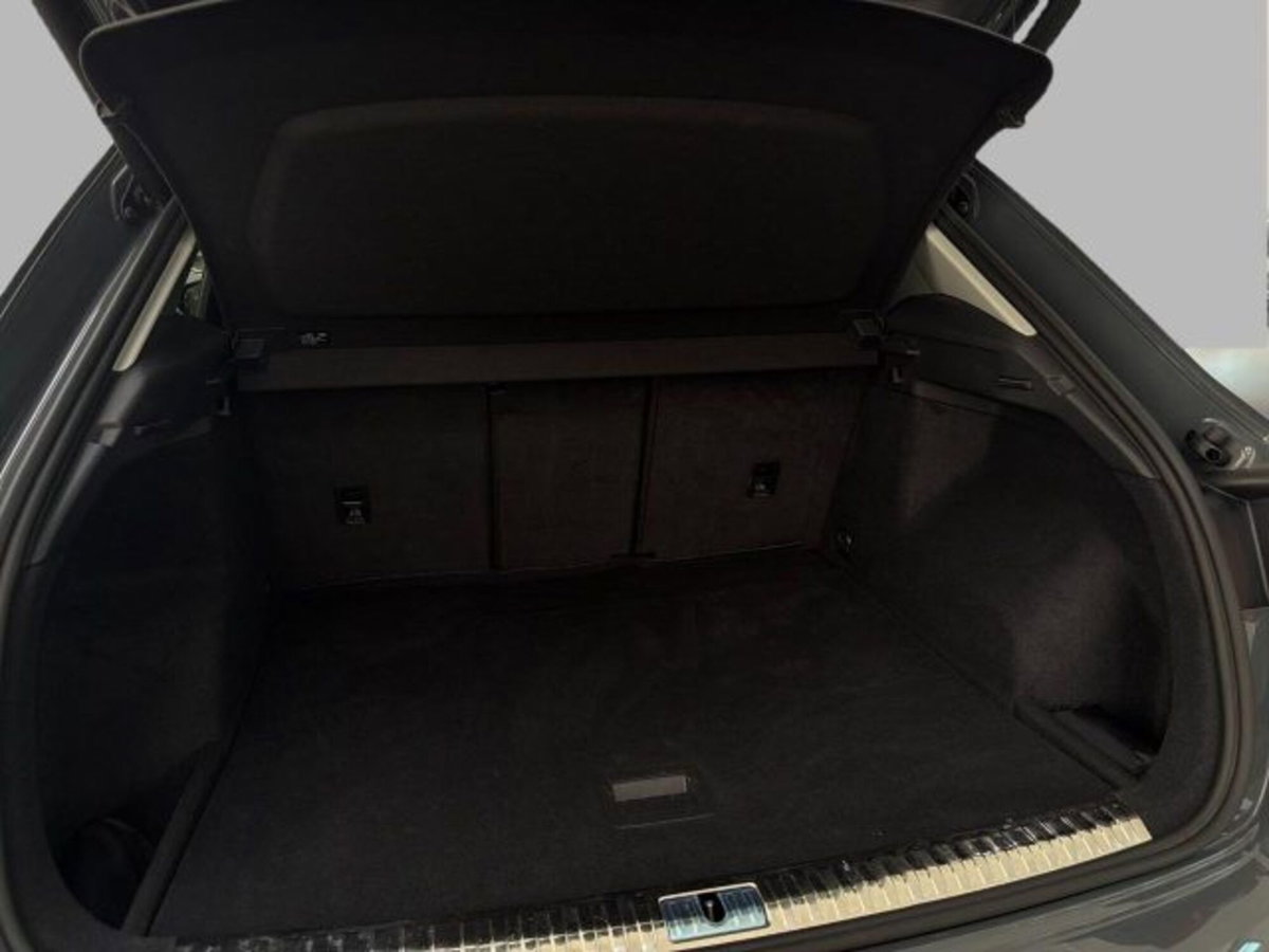 Audi Q3 35 TDI quattro S tronic Business (14)