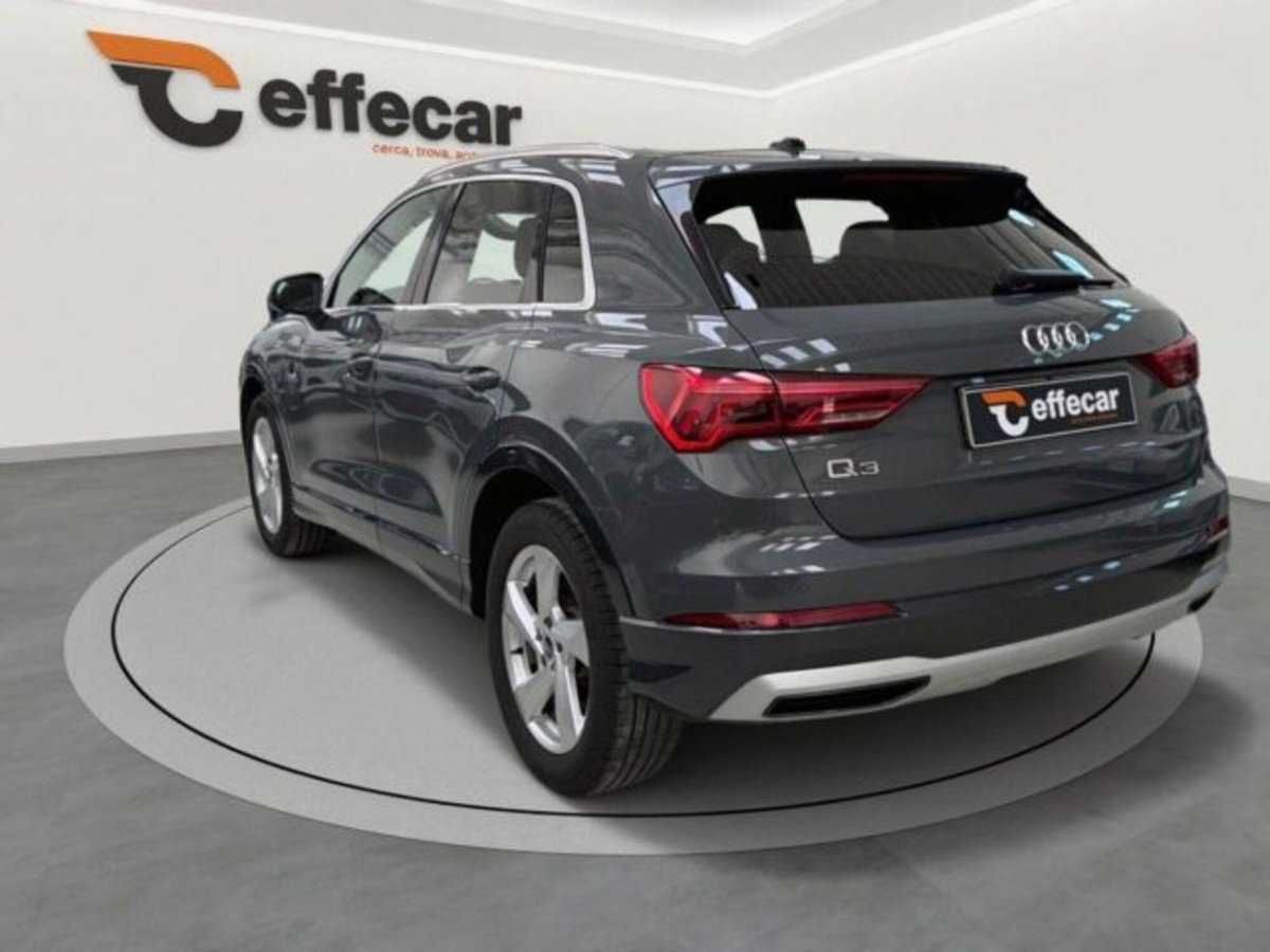 Audi Q3 35 TDI quattro S tronic Business (4)