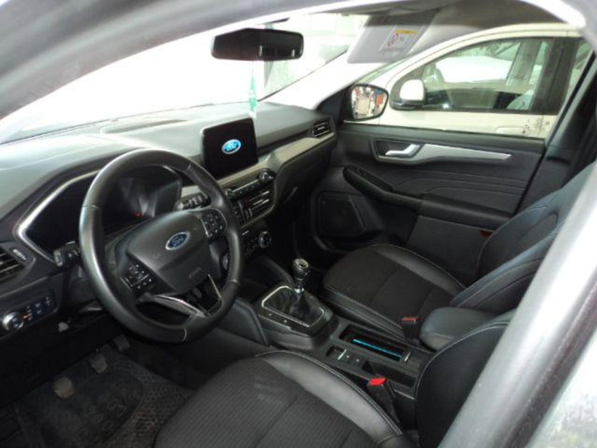 Ford Kuga 1.5 EcoBoost 150 CV 2WD Titanium X (3)