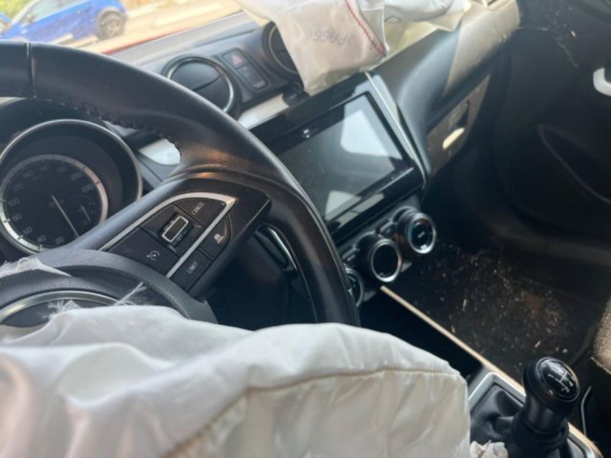 Suzuki Swift 1.2 Hybrid Top (6)