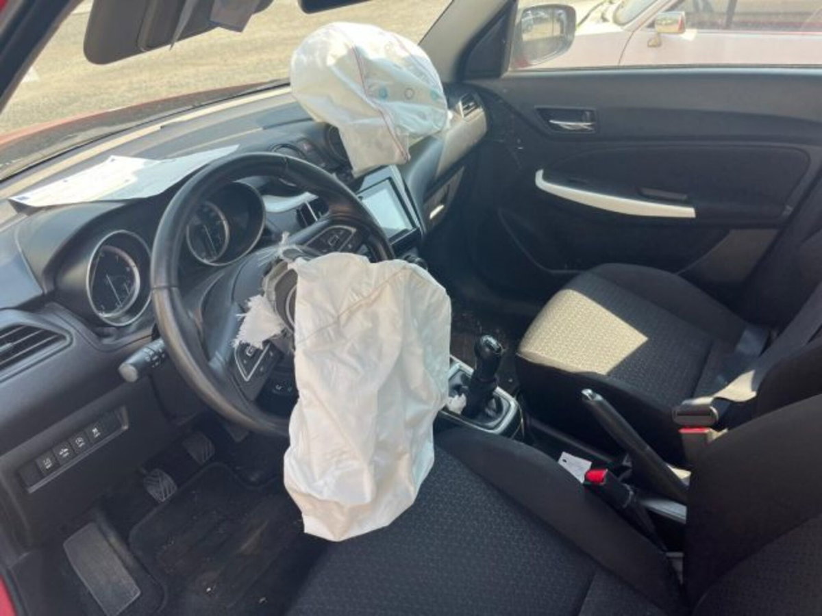 Suzuki Swift 1.2 Hybrid Top (7)