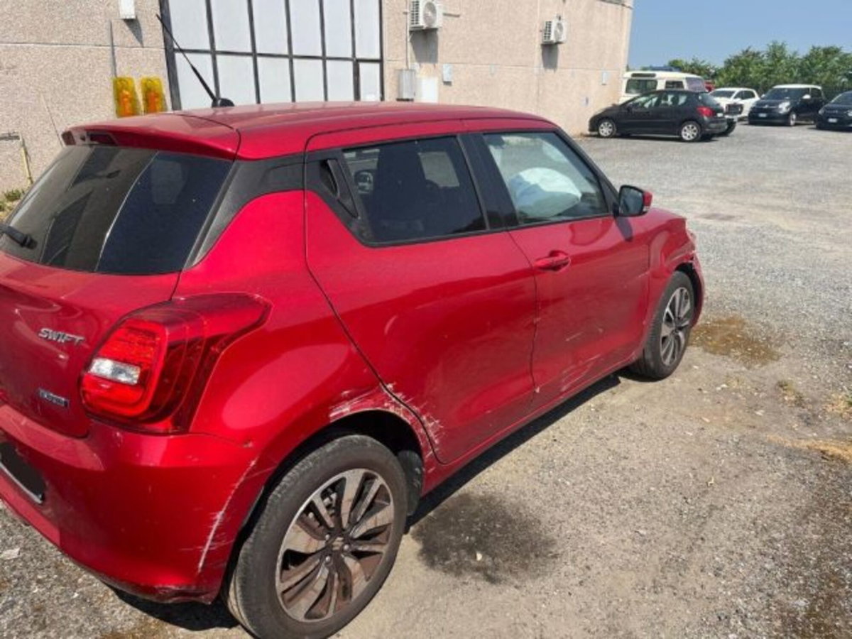 Suzuki Swift 1.2 Hybrid Top (9)