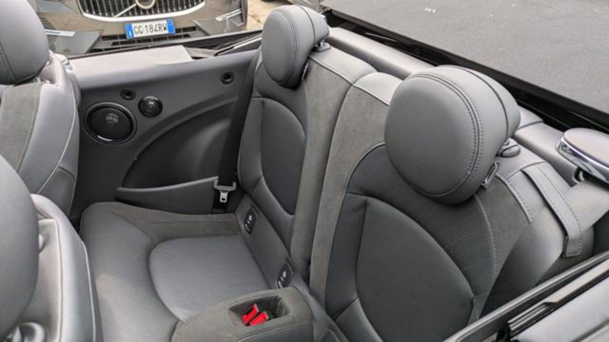 MINI Mini Cabrio 2.0 John Cooper Works Cabrio (18)
