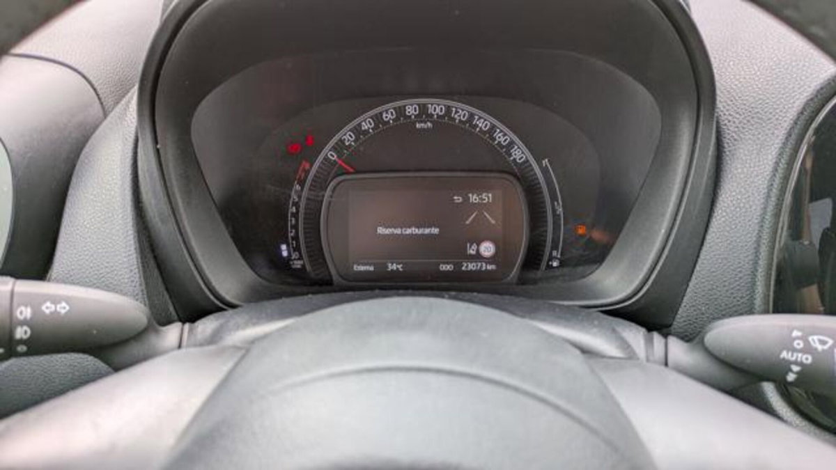 Toyota Aygo X 1.0 Trend 72cv (8)
