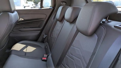 Jeep Avenger 1.2 turbo e-hybrid mhev Altitude fwd 110cv edct6 (17)