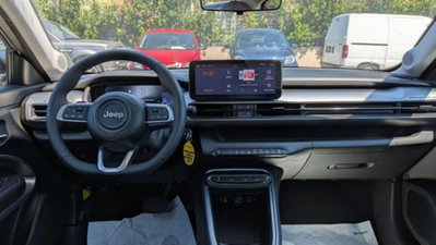 Jeep Avenger 1.2 turbo e-hybrid mhev Altitude fwd 110cv edct6 (8)