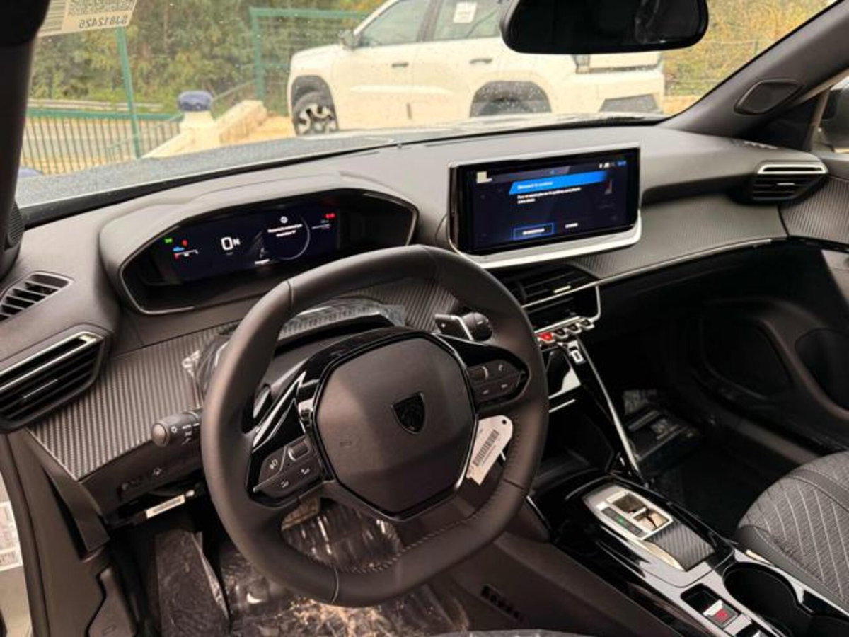 Peugeot 2008 1.2 puretech Allure s&s 100cv (2)