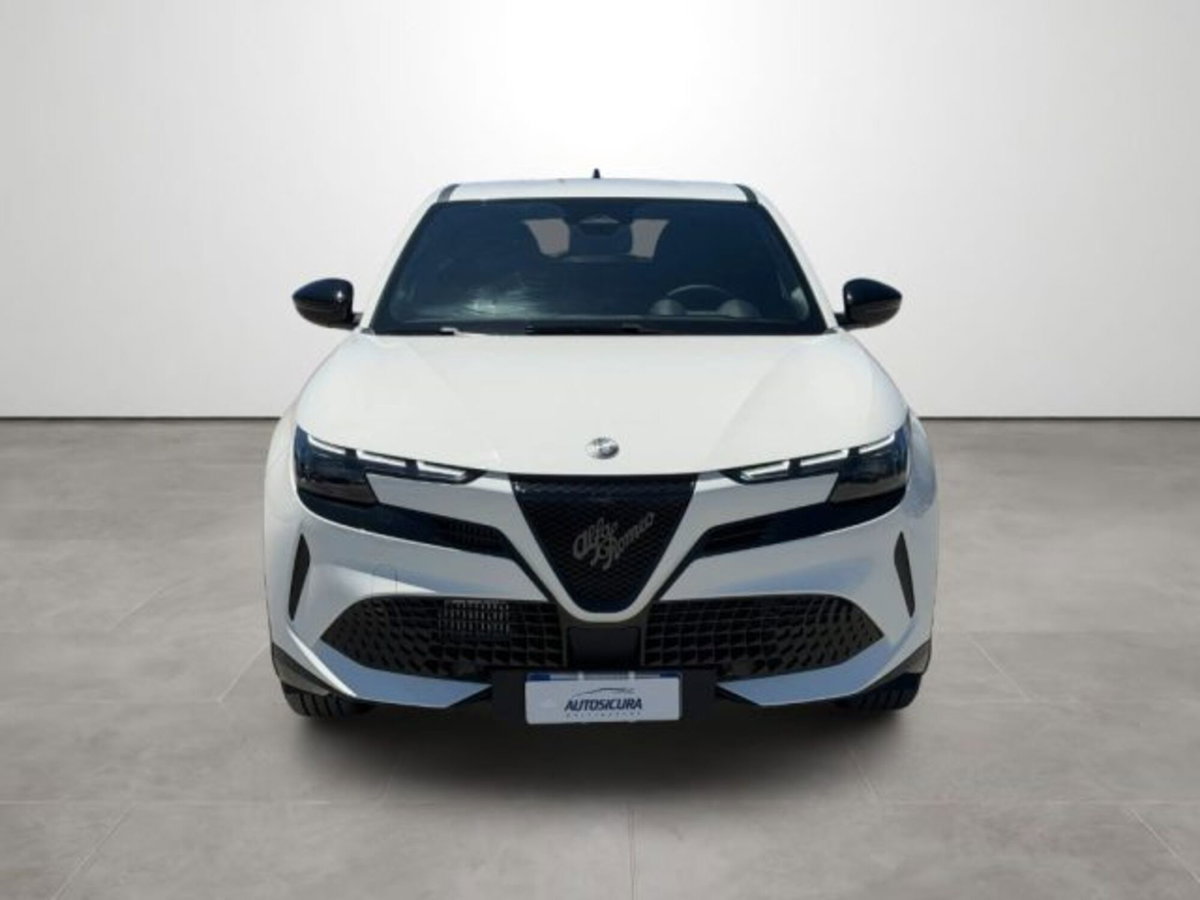 Alfa Romeo Junior 1.2 ibrida Sprint 145cv edct6 (2)