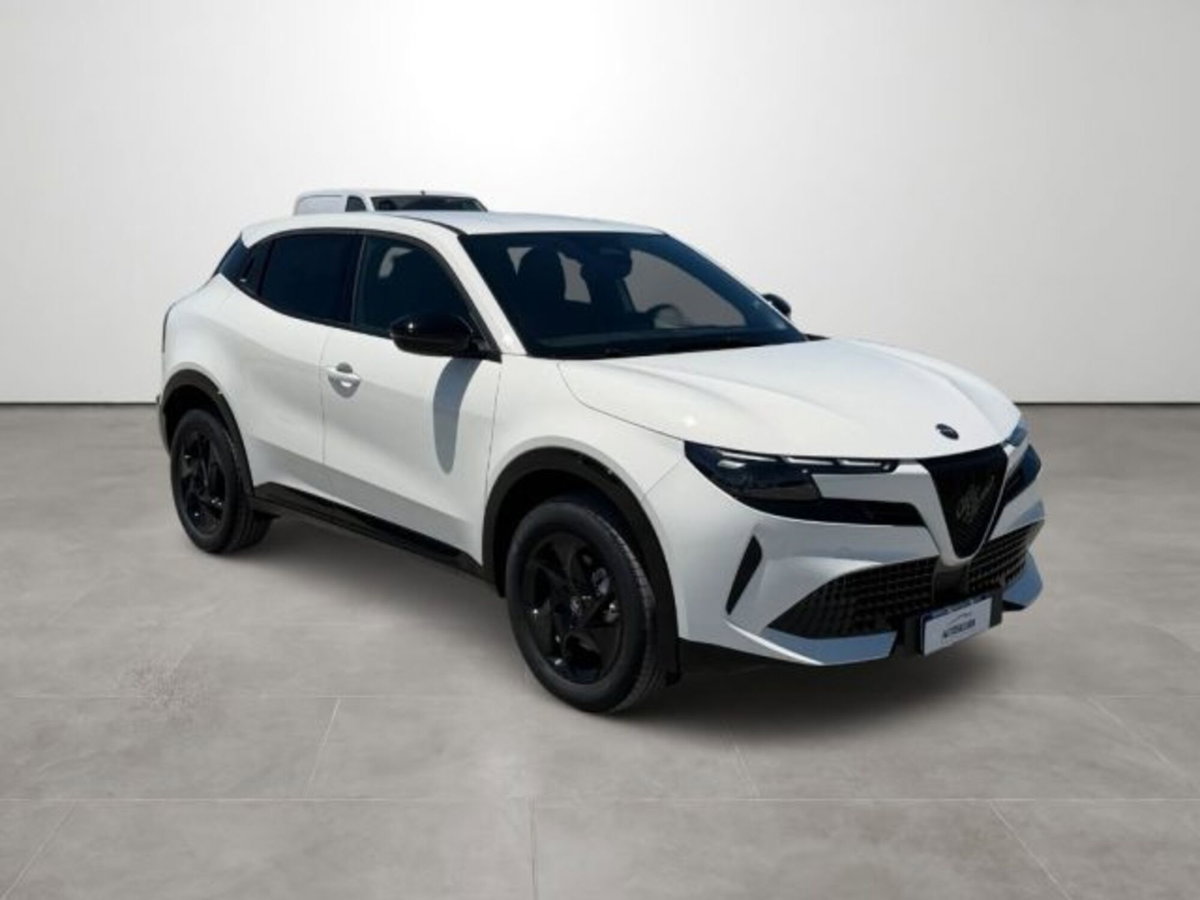 Alfa Romeo Junior 1.2 ibrida Sprint 145cv edct6 (3)
