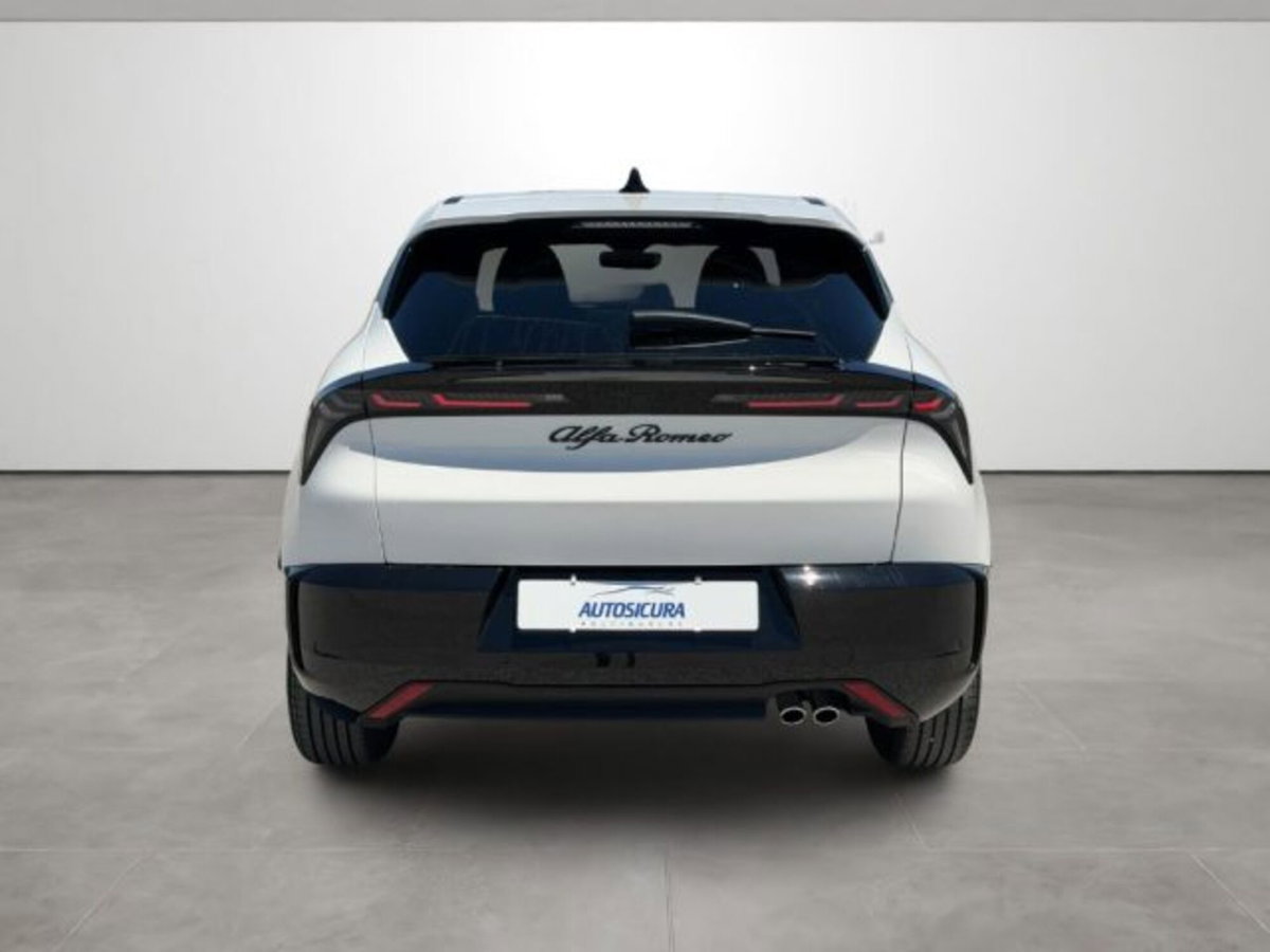 Alfa Romeo Junior 1.2 ibrida Sprint 145cv edct6 (5)