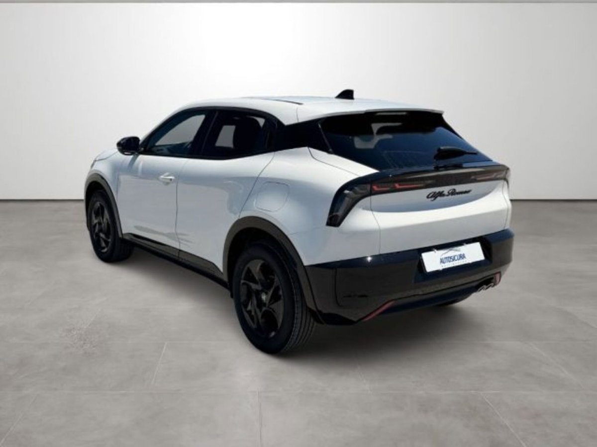 Alfa Romeo Junior 1.2 ibrida Sprint 145cv edct6 (6)