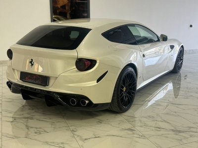 Ferrari FF Coupé FF DCT (2)