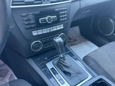 Mercedes-Benz Classe C Station Wagon 200 CDI Avantgarde (11)