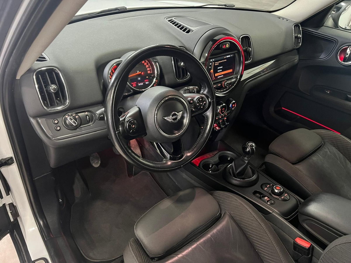MINI Mini Countryman 2.0 Cooper D Essential Countryman (10)