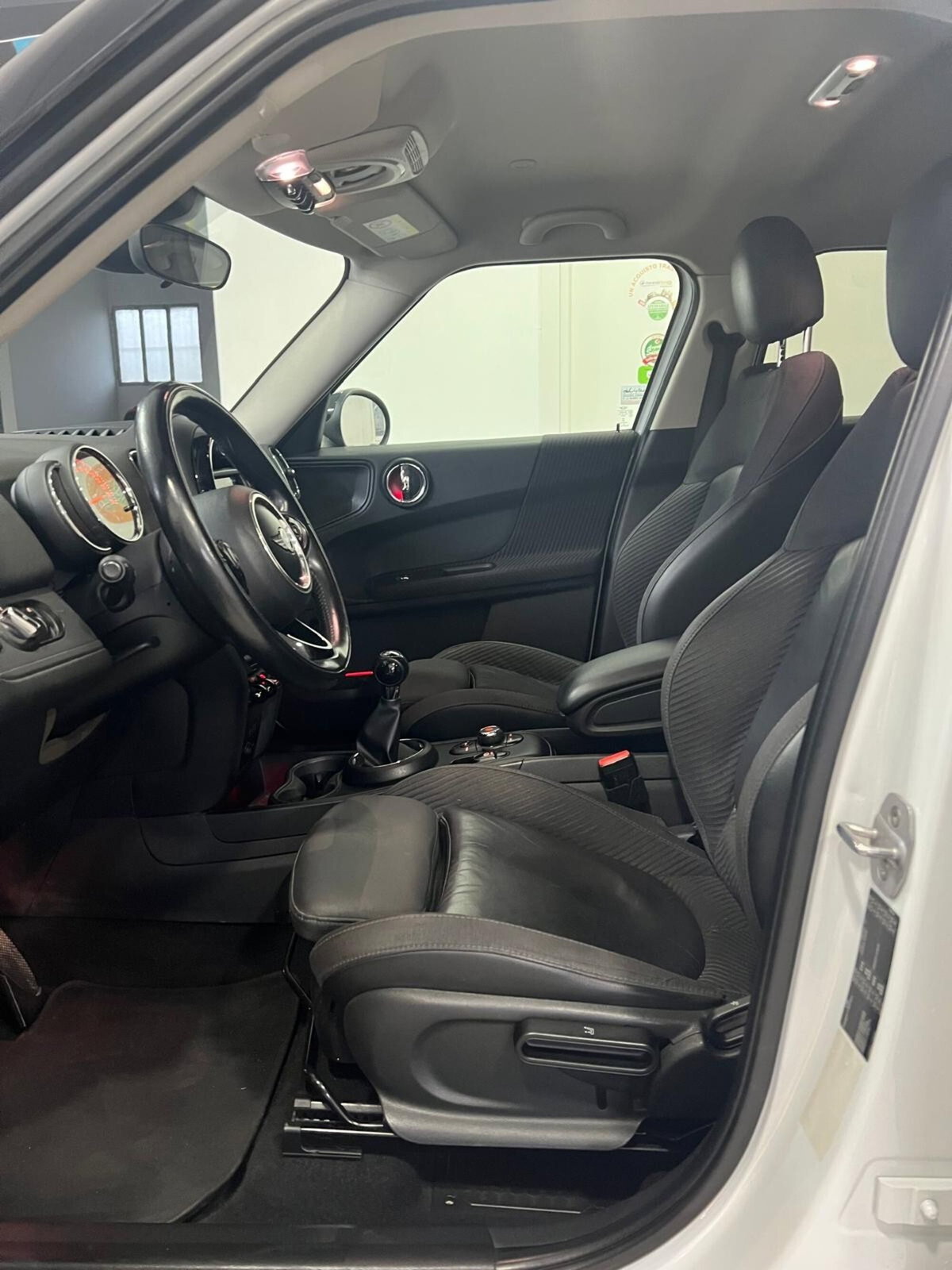 MINI Mini Countryman 2.0 Cooper D Essential Countryman (11)