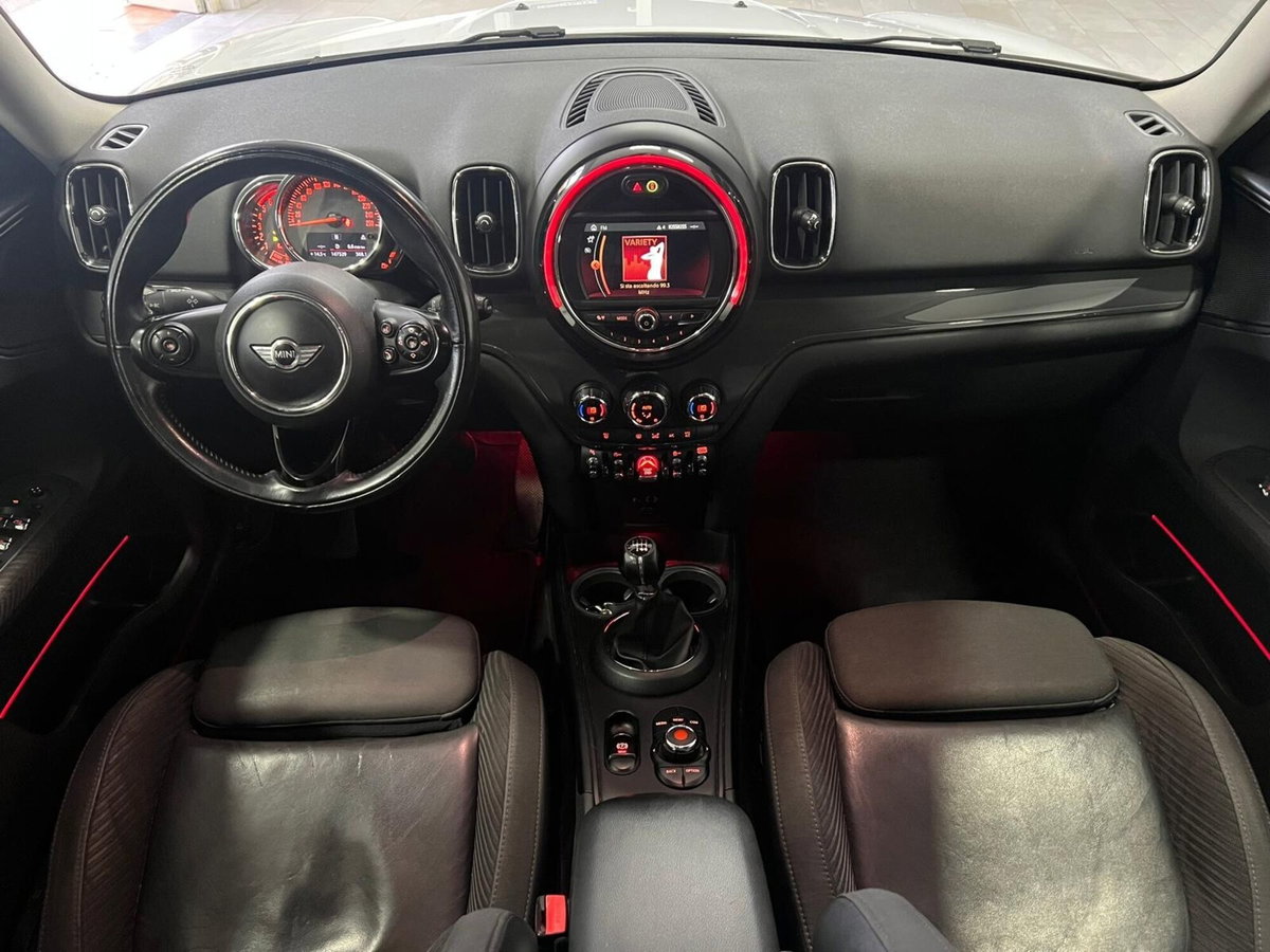MINI Mini Countryman 2.0 Cooper D Essential Countryman (13)