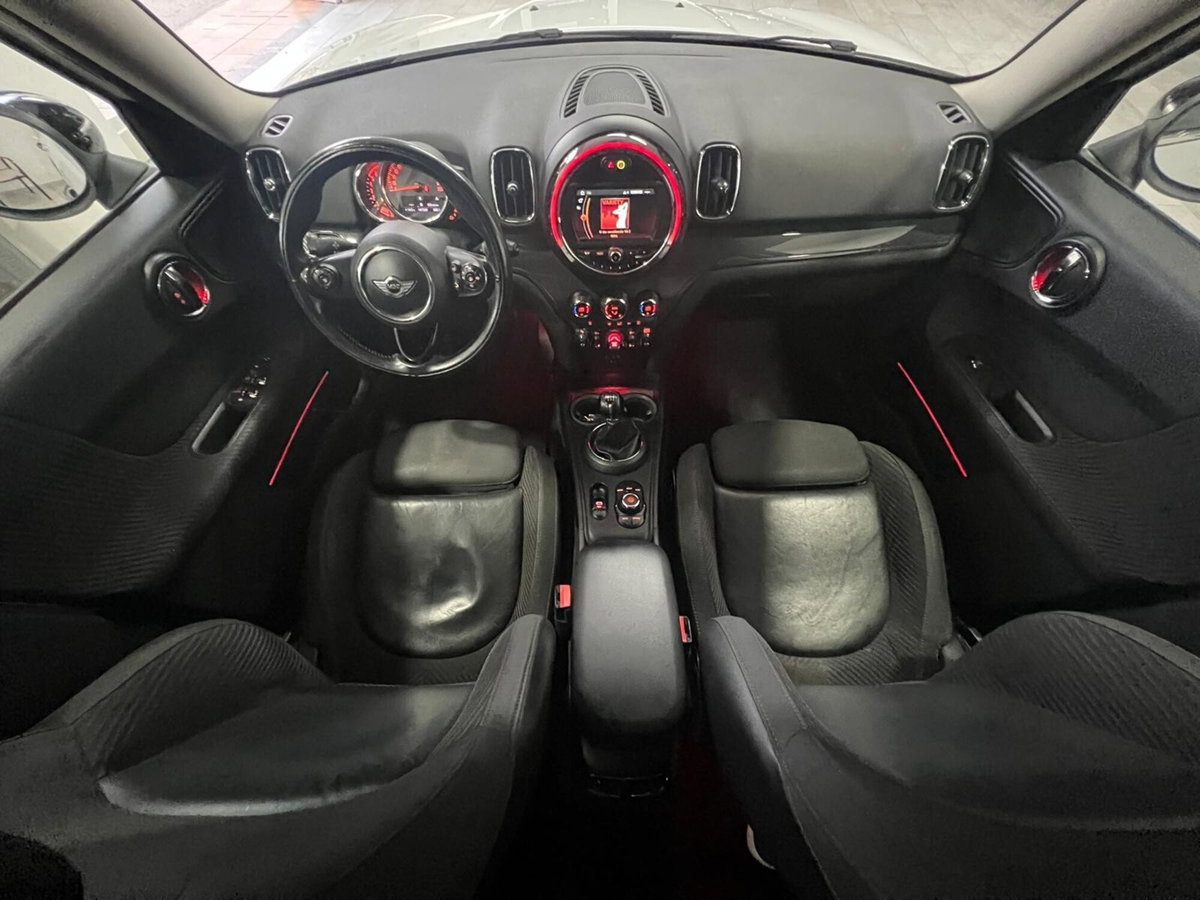 MINI Mini Countryman 2.0 Cooper D Essential Countryman (14)