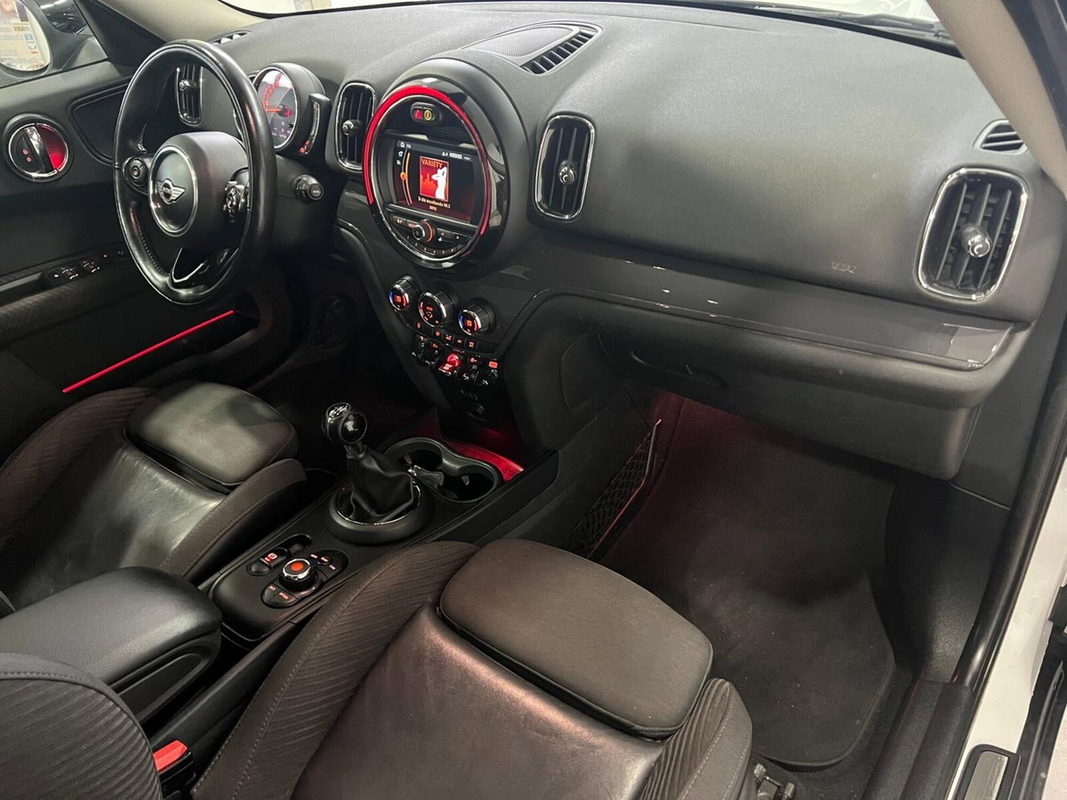 MINI Mini Countryman 2.0 Cooper D Essential Countryman (16)