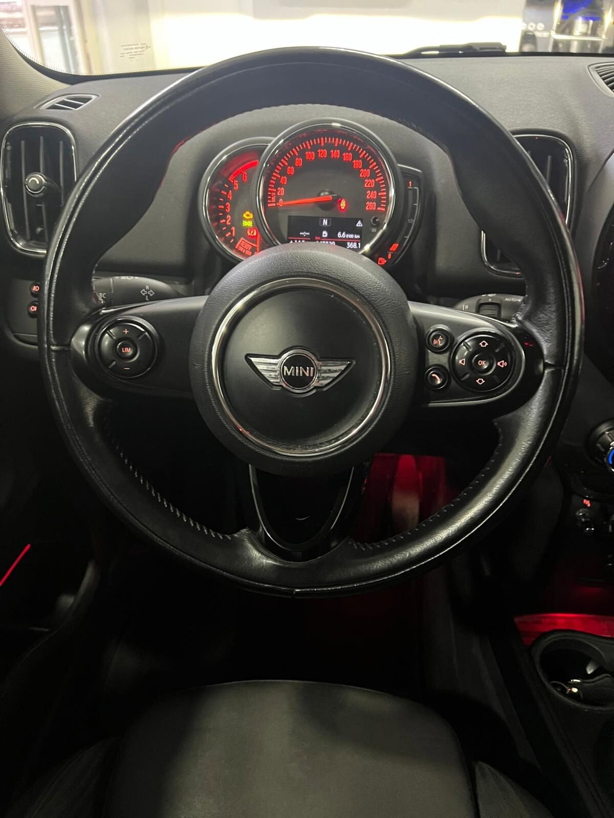 MINI Mini Countryman 2.0 Cooper D Essential Countryman (17)