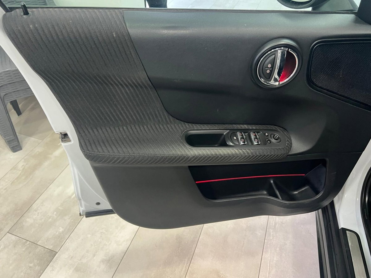 MINI Mini Countryman 2.0 Cooper D Essential Countryman (9)