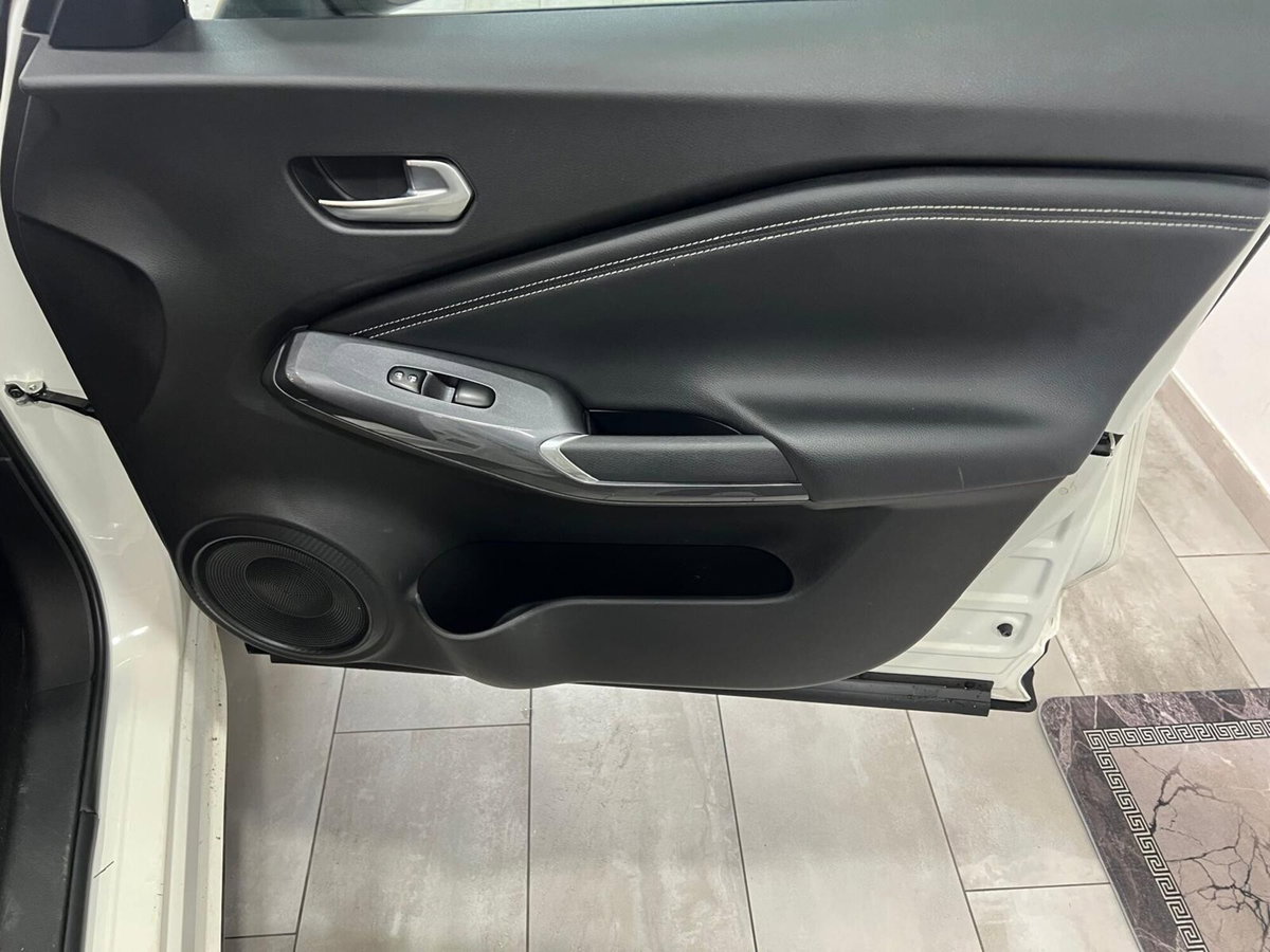 Nissan Juke 1.0 dig-t N-Connecta 114cv (13)