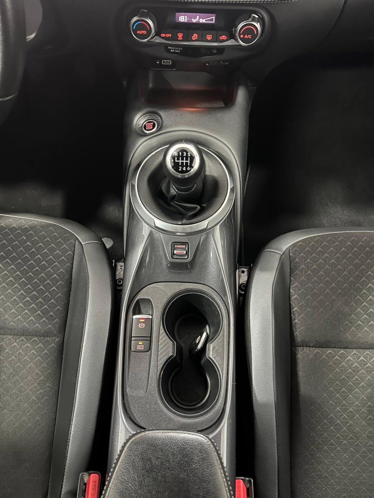 Nissan Juke 1.0 dig-t N-Connecta 114cv (18)