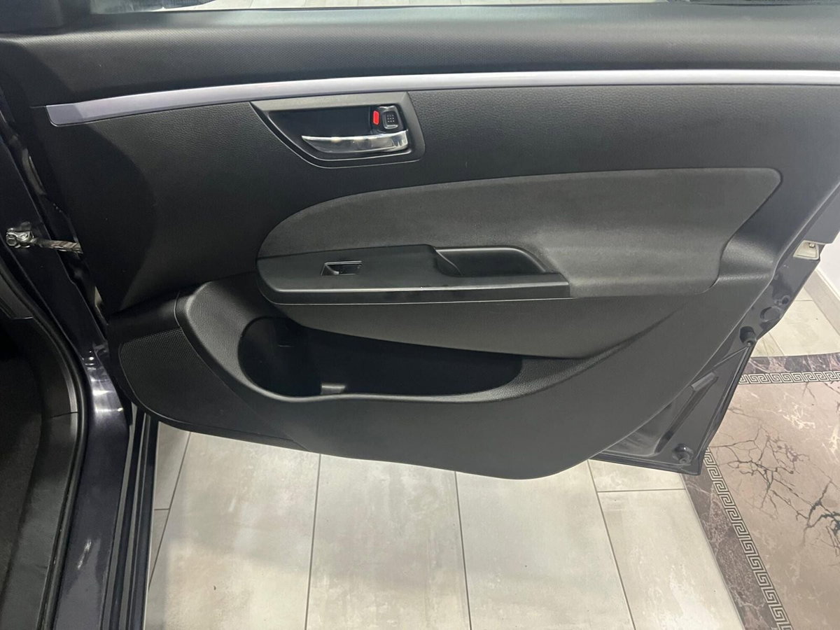 Suzuki Swift 1.3 DDiS 5 porte B-Cool (11)