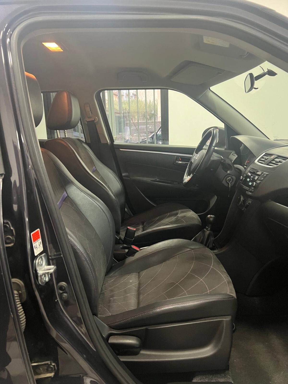 Suzuki Swift 1.3 DDiS 5 porte B-Cool (13)