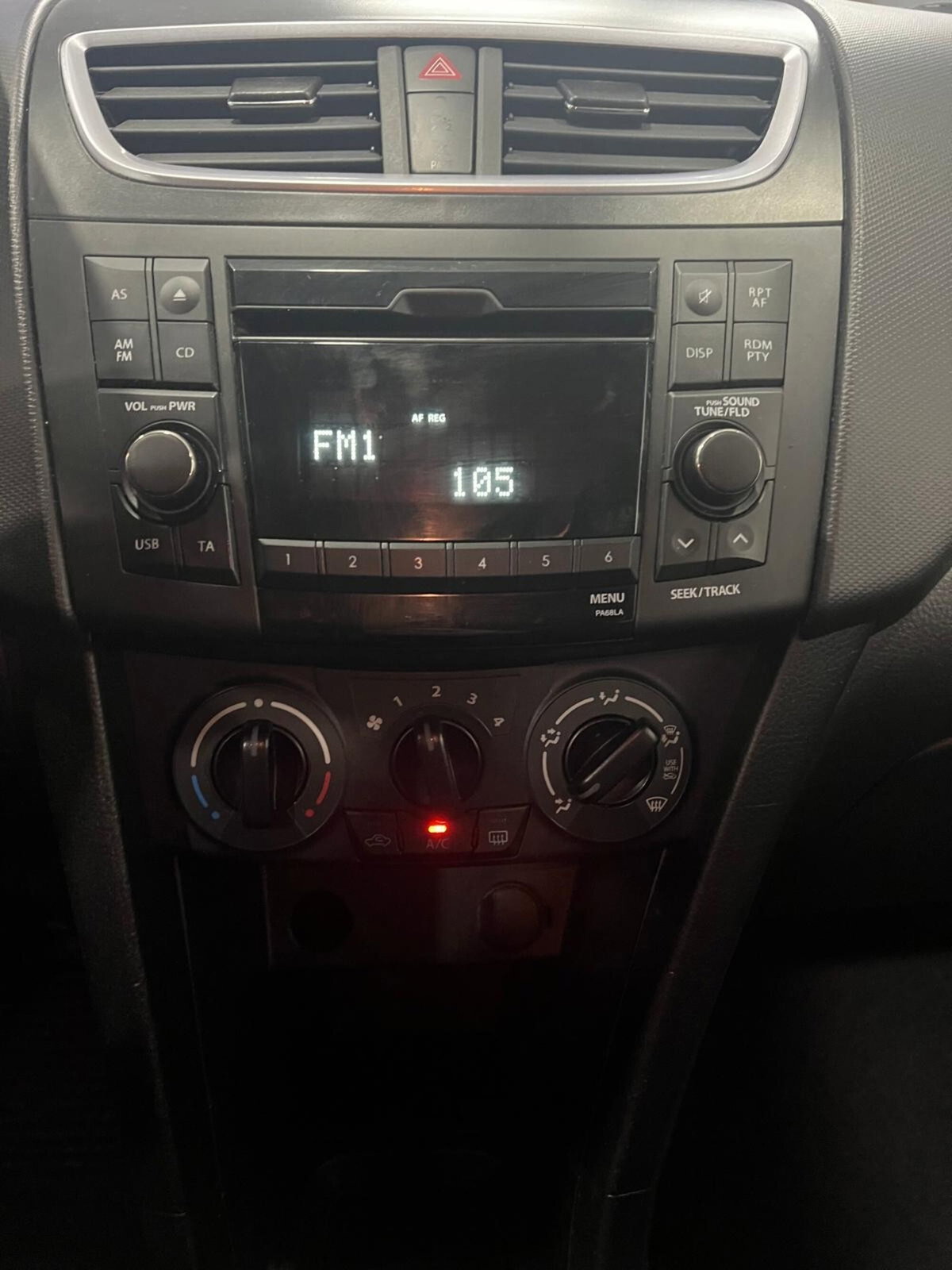 Suzuki Swift 1.3 DDiS 5 porte B-Cool (16)