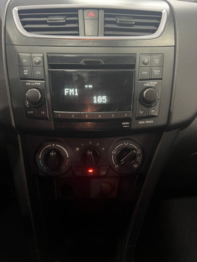 Suzuki Swift 1.3 DDiS 5 porte B-Cool (16)