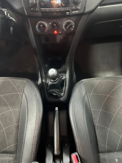 Suzuki Swift 1.3 DDiS 5 porte B-Cool (18)