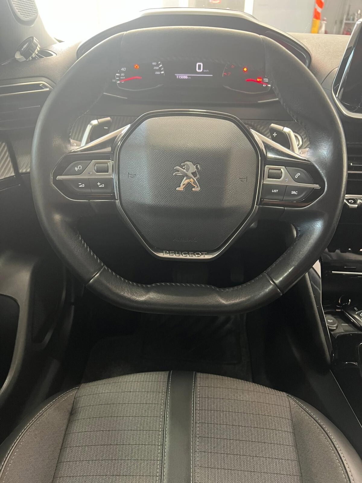 Peugeot 2008 BlueHDi 130 S&S EAT8 GT Pack (20)