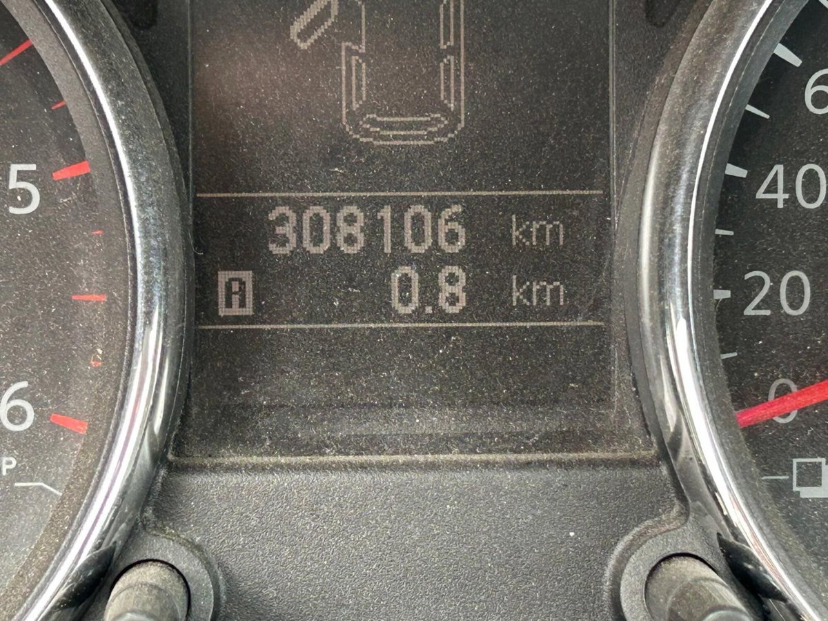 Nissan Qashqai 1.5 dCi DPF Tekna (7)