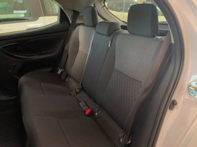 Toyota Yaris 1.5 Hybrid 5 porte Energy (12)