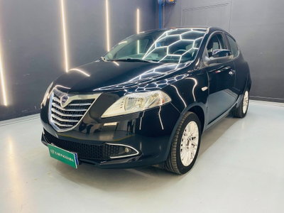 Lancia Ypsilon 1.2 69 CV 5 porte Platinum usata