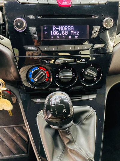 Lancia Ypsilon 1.2 69 CV 5 porte Platinum (10)