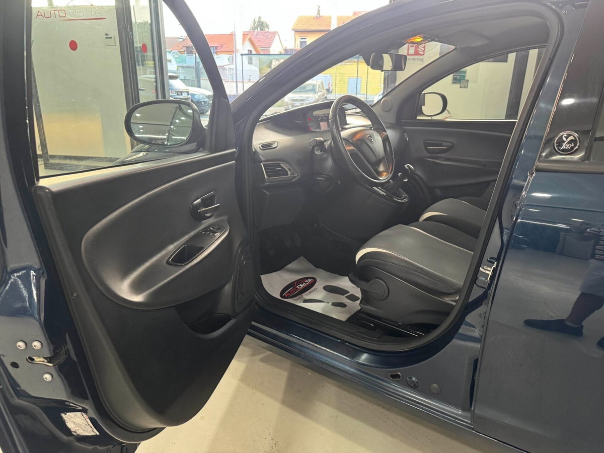 Lancia Ypsilon 1.2 69 CV 5 porte Elle (11)