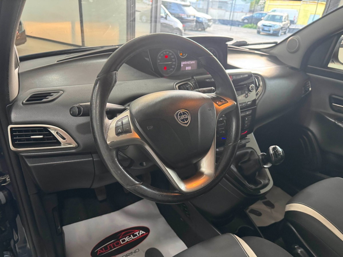 Lancia Ypsilon 1.2 69 CV 5 porte Elle (12)
