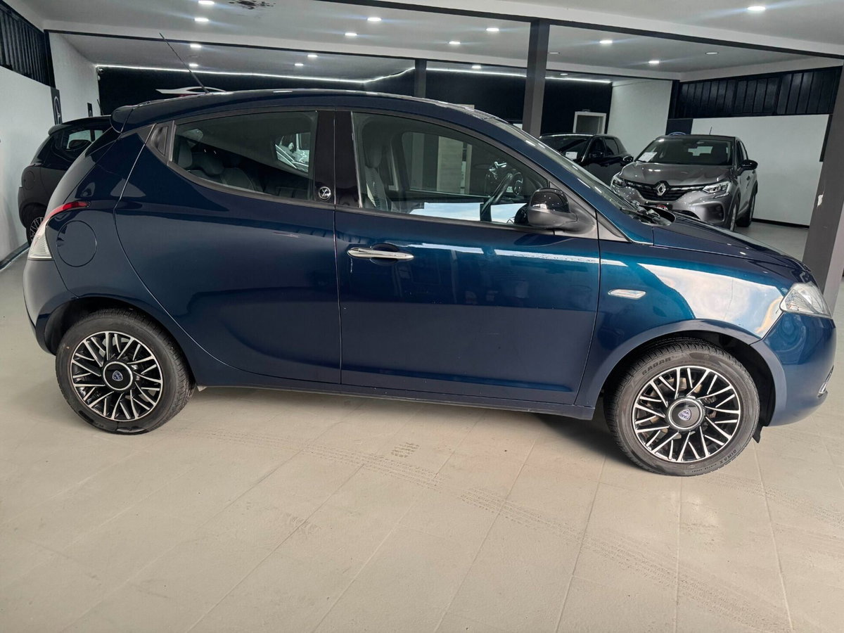 Lancia Ypsilon 1.2 69 CV 5 porte Elle (5)