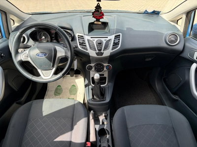 Ford Fiesta Ikon 1.2 82CV 3 porte (6)
